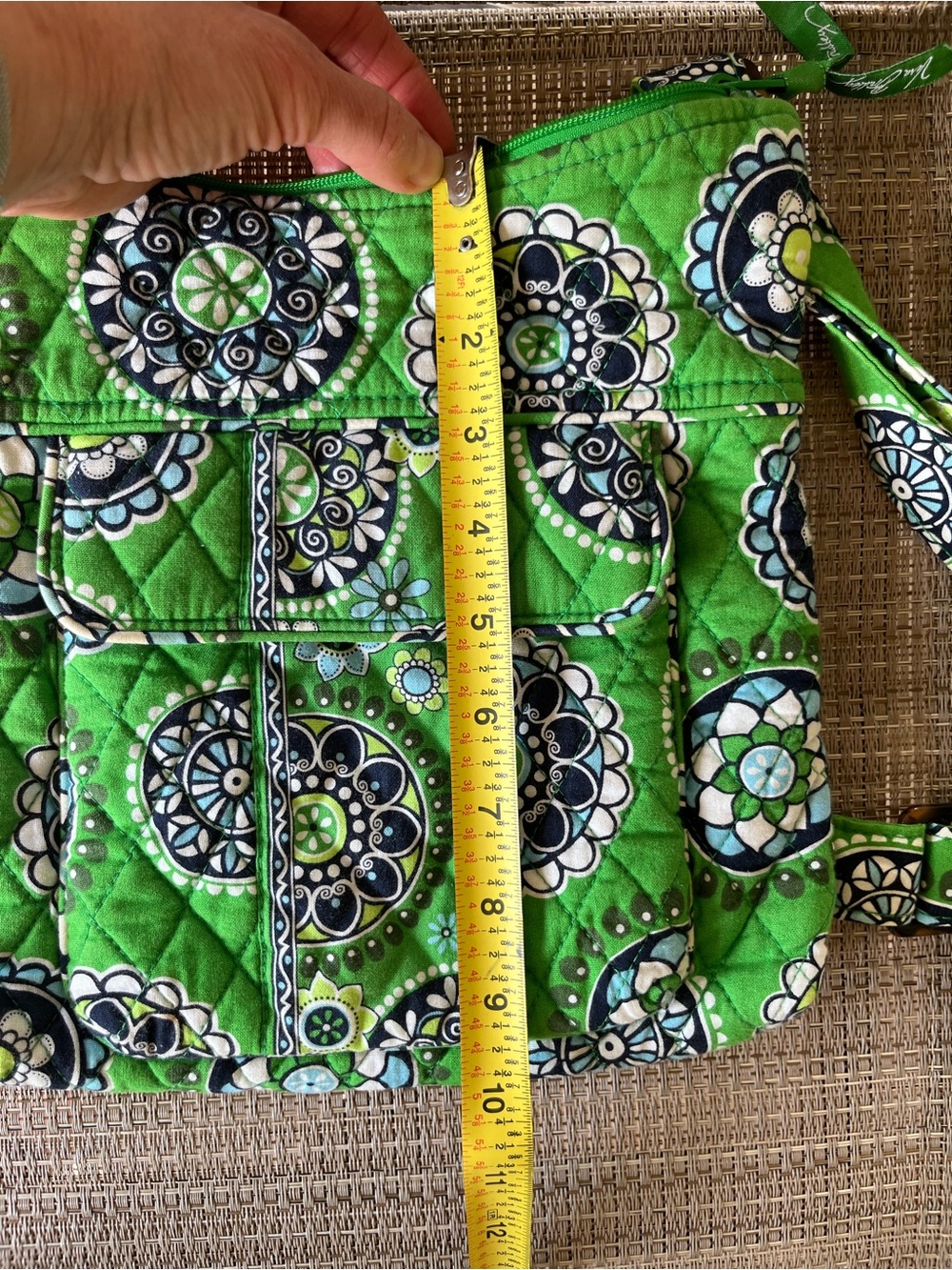Vera Bradley Cupcakes Green Quilted Floral Medallion Crossbody Boho - Picture 10 of 10